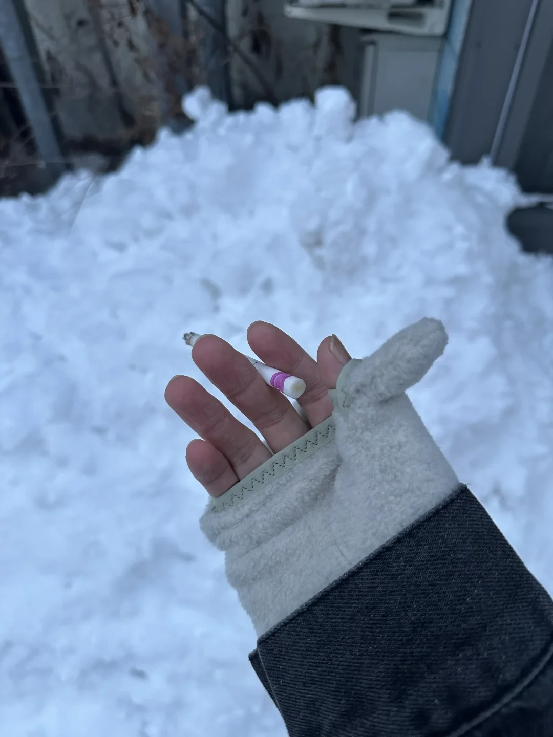 33条评论追着问“能替滑雪手套吗”：这轮降温给 mont·bell 配手之前，先把四条线、一条码数反账、两本价差账对清楚
