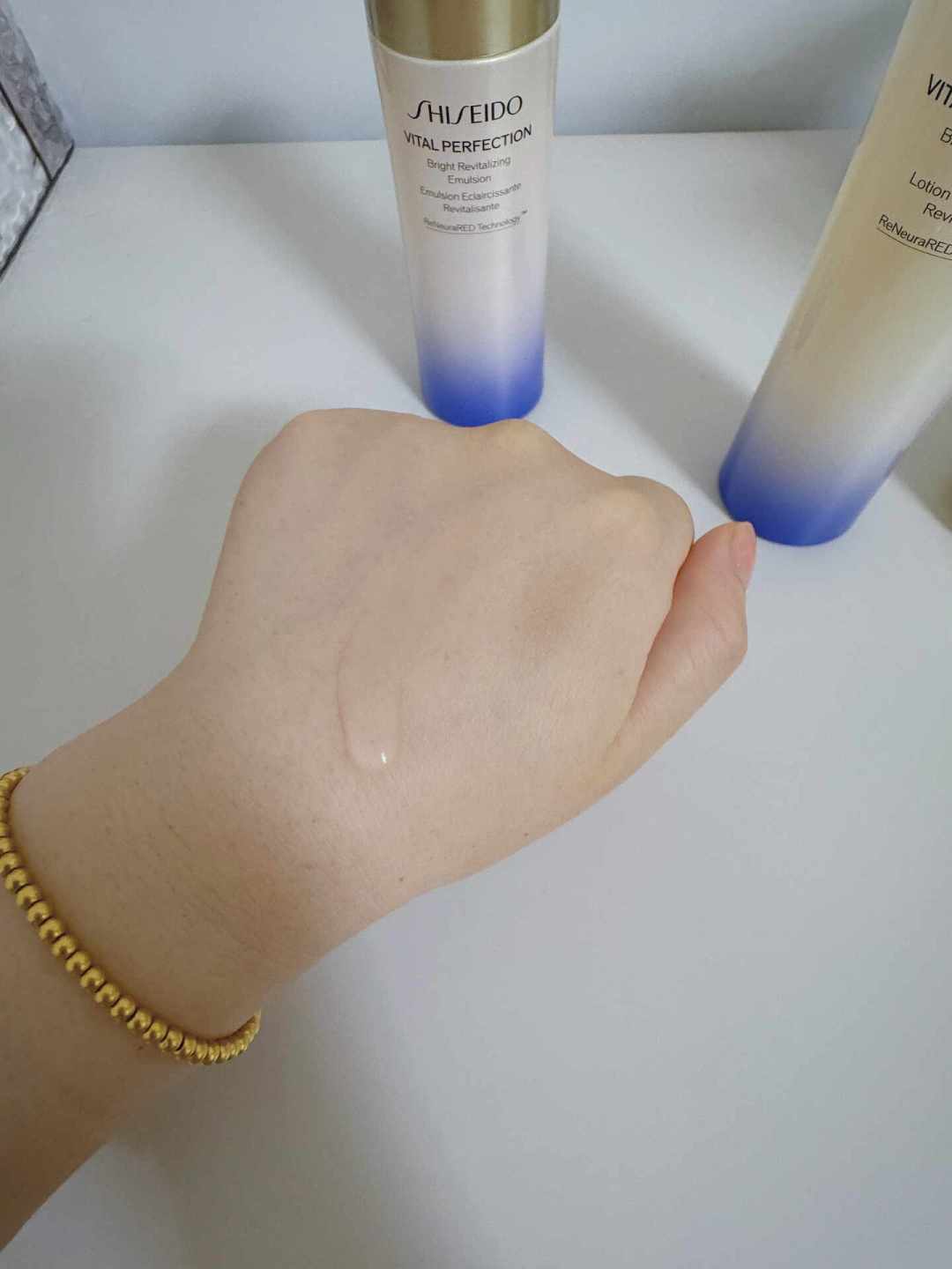 资生堂悦薇水乳黏不黏?油皮混油先分清2种质地和4种搭配