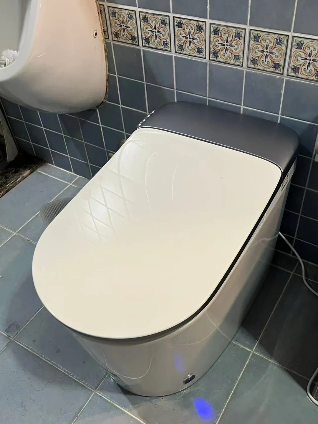 双11买九牧轻智能马桶,先确认这3个能关的开关:「人没起来就打后背」这笔学费,我替您翻了20多条帖子