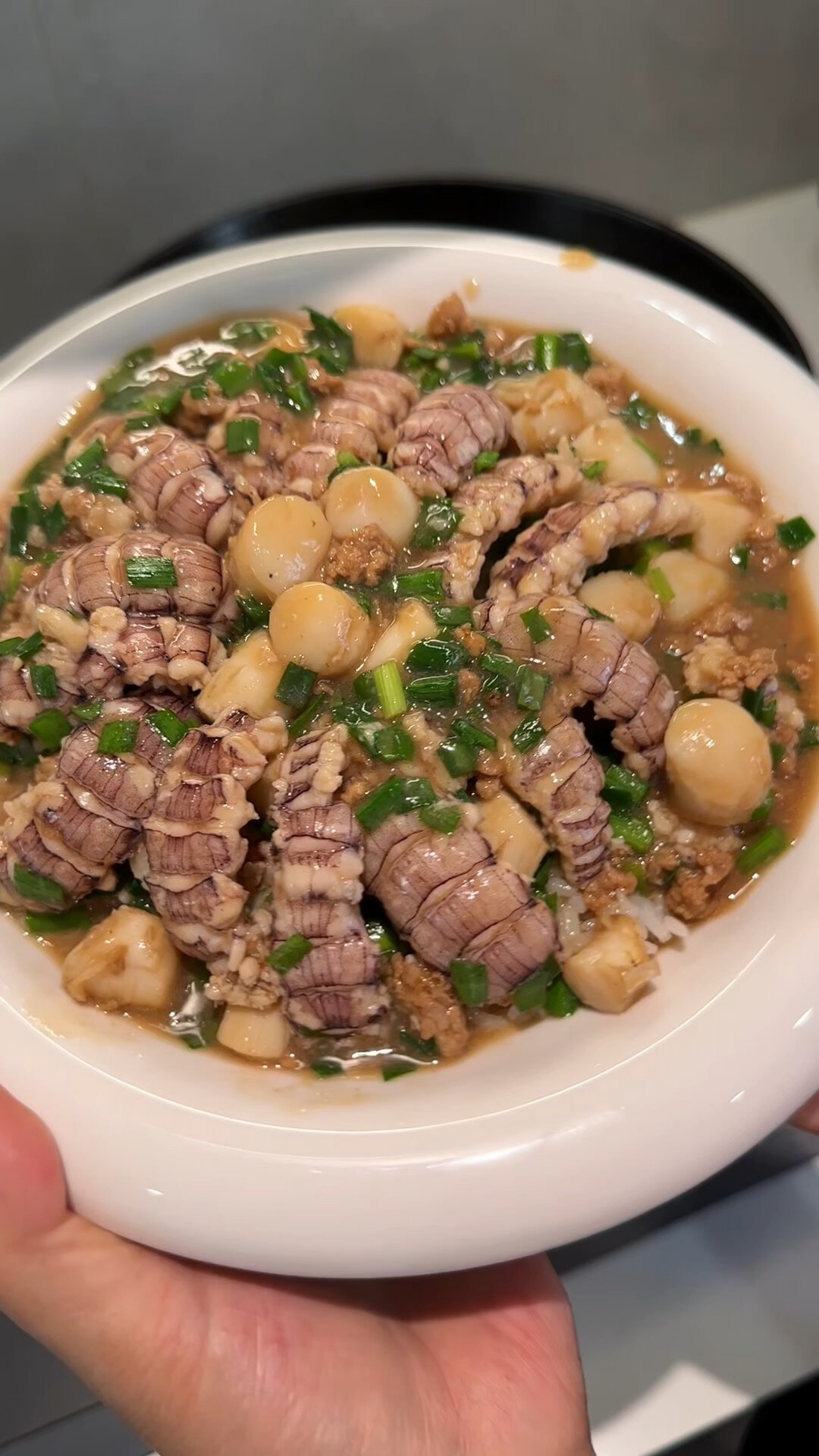 「豆包对低认知人群有权威性」引热议:AI说对说错,都是一个语气