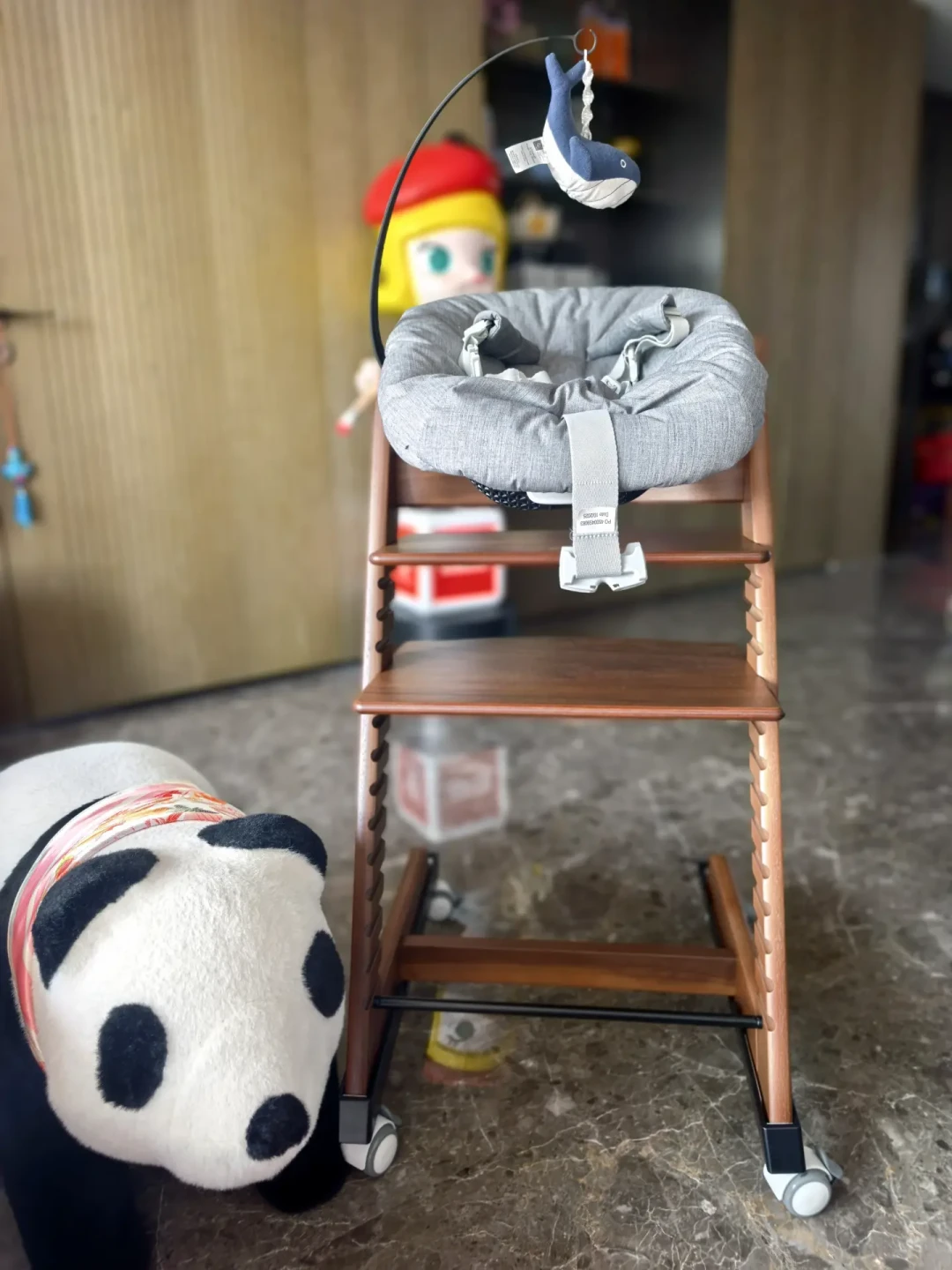 双11成长椅到货前:翻了20条摔落、摇晃、装废帖,Stokke说明书里没人细看的5行字才是会咬人的