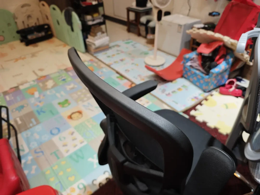 联丰椅子用了一年、三年之后:先坏的不是坐垫,是那几颗你看不见的螺丝