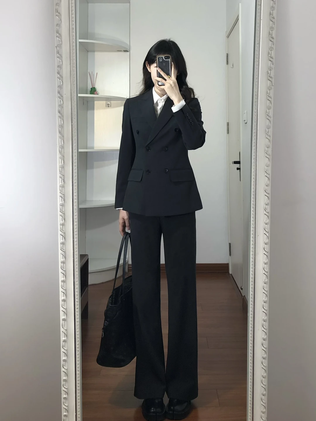 566条评论的考公西装帖,最高赞却是