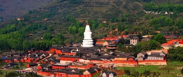 五台山75米大白塔闭关3年重新亮相，700年古塔焕新