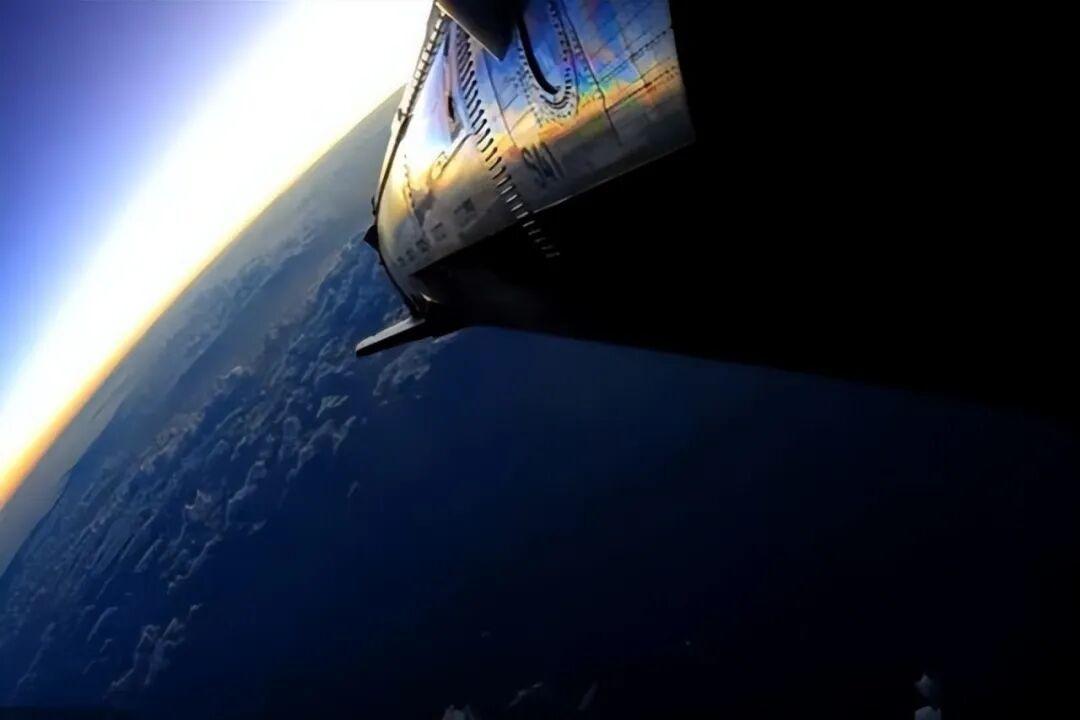 星舰直播里的“外星母舰”,两周漂成五个版本,但证据一步没升级
