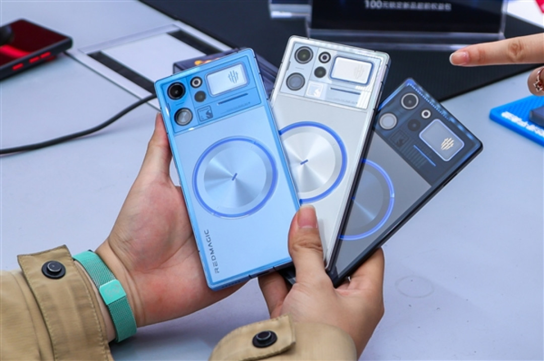 红魔12 Pro+发布:安卓唯一真全面屏旗舰 6499元起