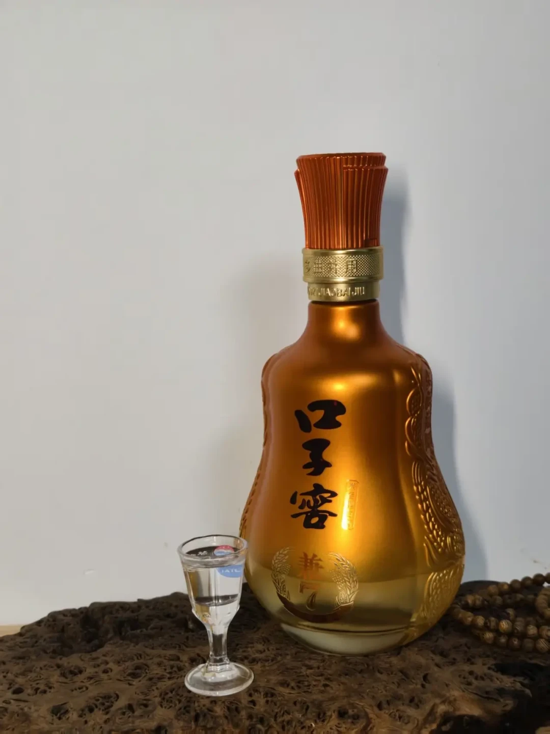 假期收的口子窖堆在柜里:回收商说20年