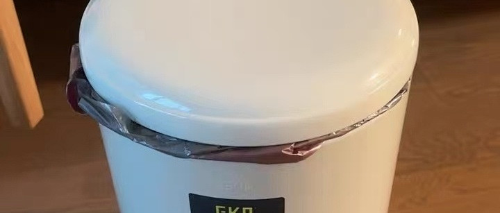 厨房的桶，一天要开几十次，用手按和用脚踩真的不一样