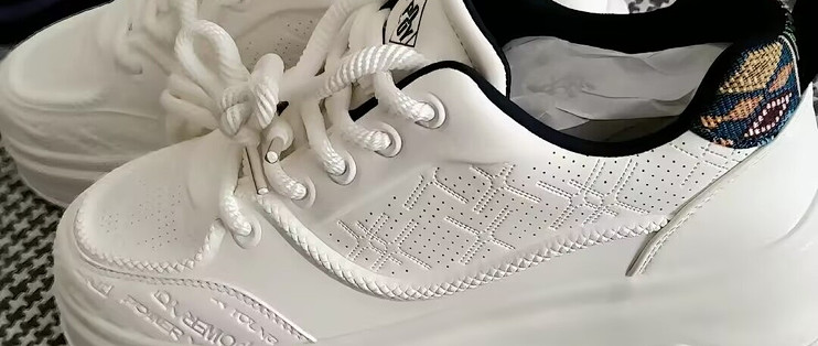 男生鞋柜刚需小白鞋👟海澜之家 2026 新款皮面板鞋