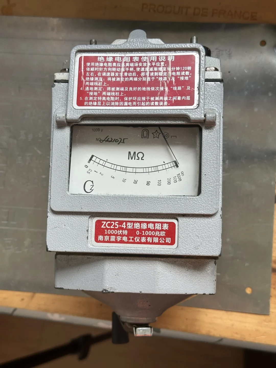 摇表“击穿电器”别急着买:摇线摇不坏,摇板真能摇坏板——对完1.5万播放视频的96条评论、1100收藏的测漏电大全和福禄克1503/1508,五块、两百、几千块三档账一次算清