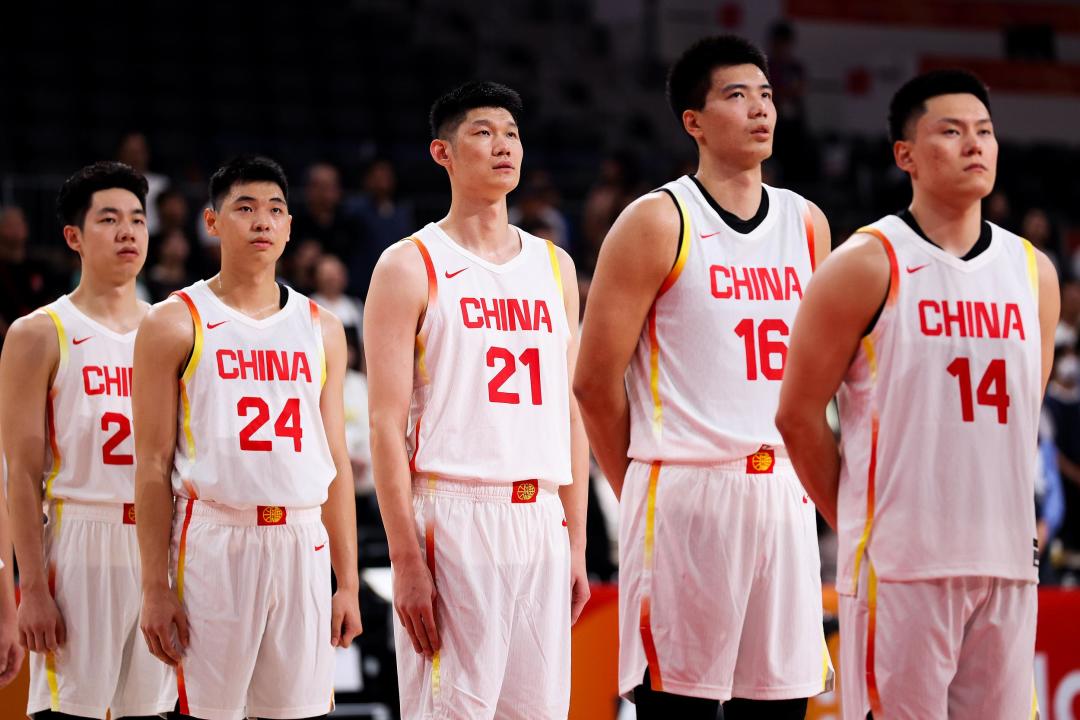 王俊杰10月12日的两个好消息，一场都帮不上11月26日：把剩下四场世预赛的日历摊开，留洋军团的可用天数是0
