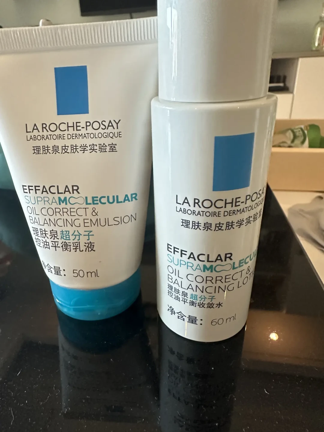 理肤泉985水乳刷屏了:油痘肌双11付定金前,先算一算赞评比再决定买不买