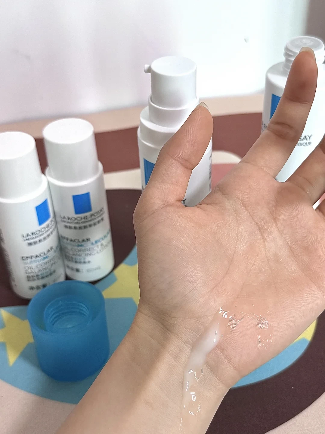 理肤泉985水乳刷屏了:油痘肌双11付定金前,先算一算赞评比再决定买不买
