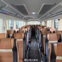 票价只有高铁的五分之一，客运大巴为何又火了？