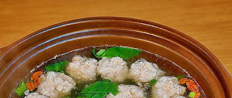 入秋喝碗莲藕丸子汤，汤鲜丸子嫩