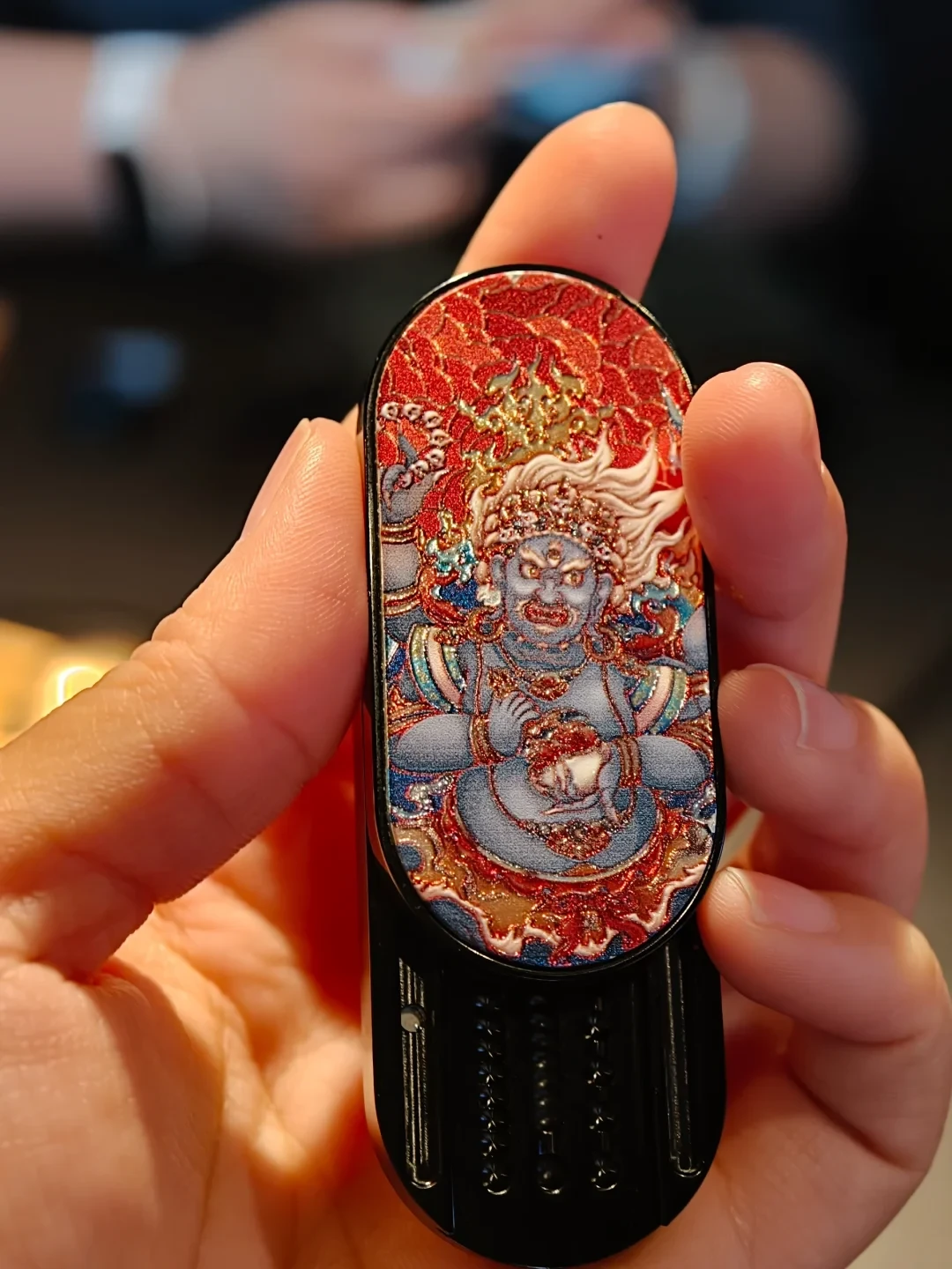 ZIPPO不做打火机,改卖“小铁块”了?排完全网10条推牌测评和Z1评论区,这几百块的跨界到底买的是什么
