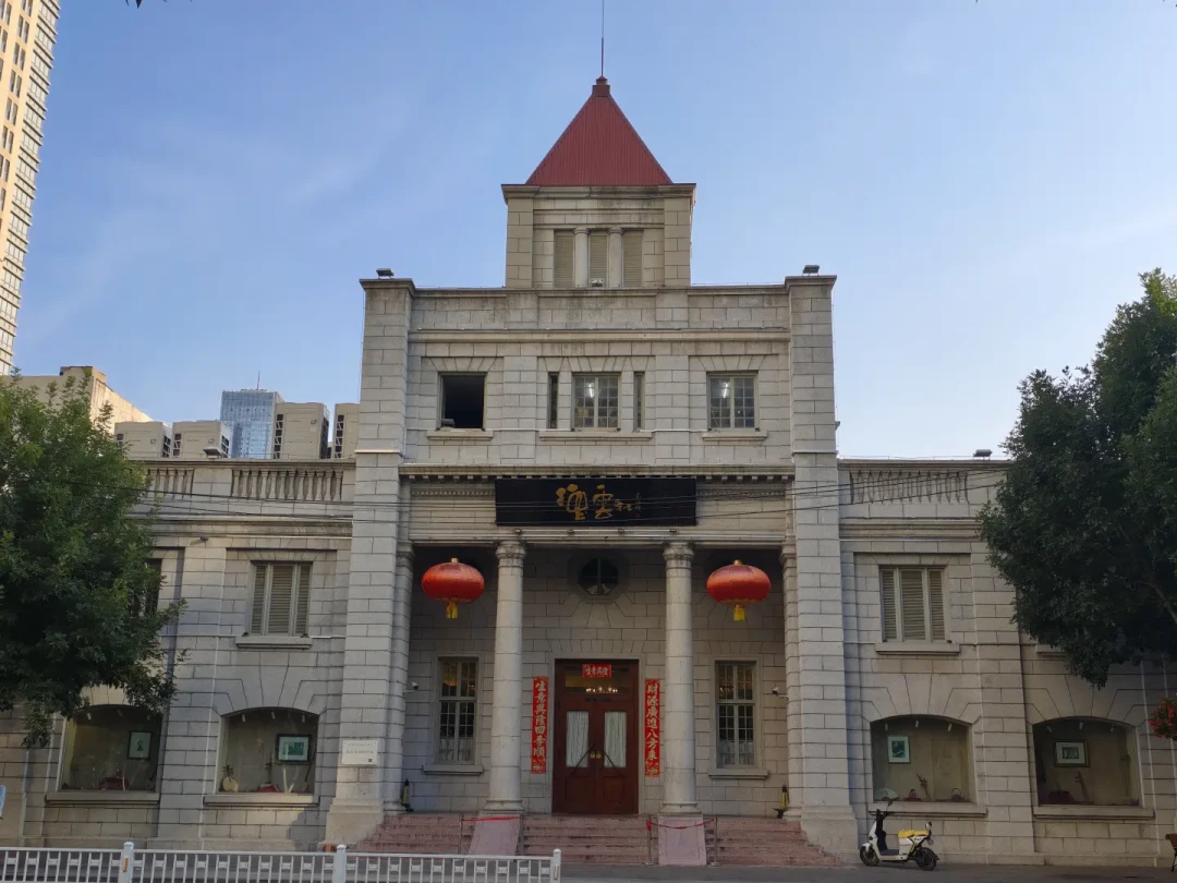 带爸妈去德云社,别按你的粉圈逻辑买票:他们听得懂的、坐得住的、能笑场的,是三回事