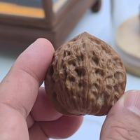 Dior发核桃做邀请函，商家急着推“同款”：十月中旬的核桃行情正在分叉，追新、捡漏、入场三条道别走错