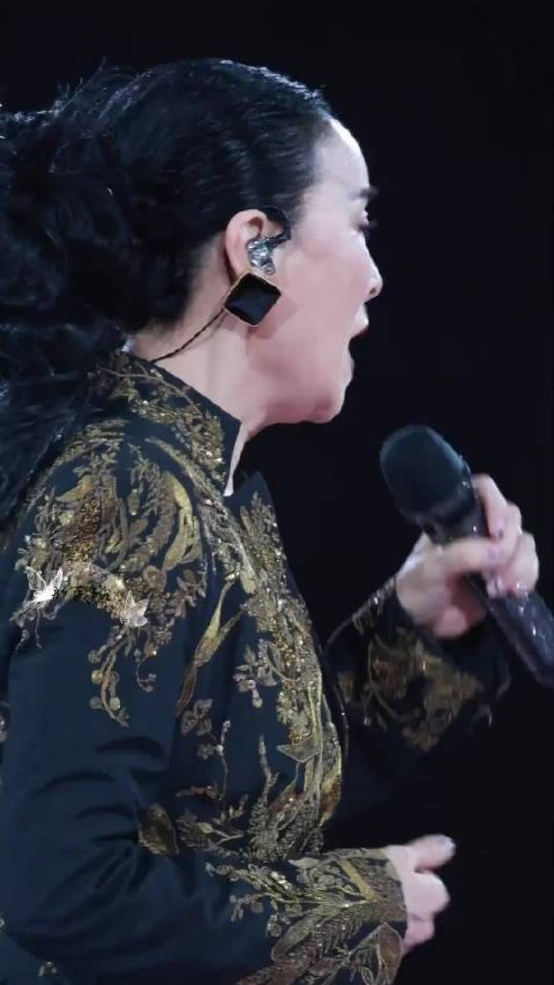 加唱一句歌，被举报了20天：官方说没违规，但看演唱会的人该看懂的事才刚开始