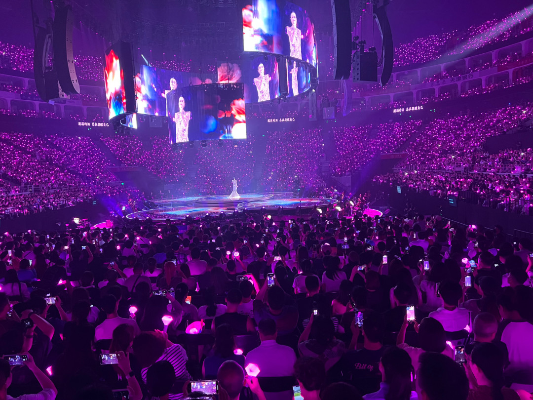 那英巡演五城五套歌单:成都加彩蛋、杭州换曲目、佛山开唱前新增10首报批——二刷要补哪一站