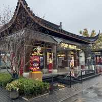 隐藏款一周+191%、热门款腰斩排队卖：泡泡玛特二手不是崩盘，是分化——出娃、收娃还是蹲守，先看这几个数