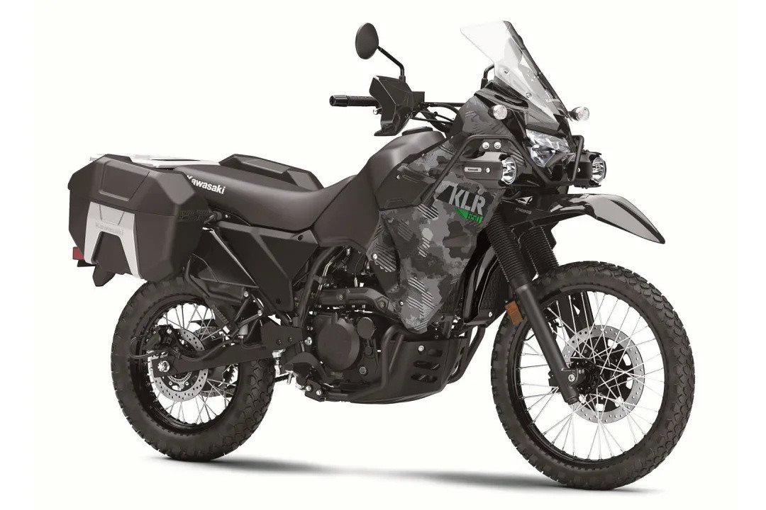 KLR650 DF官图发布:护手、护杠、尾架全做成原厂标配,等引进、走平贸、换国产,三本账先算完