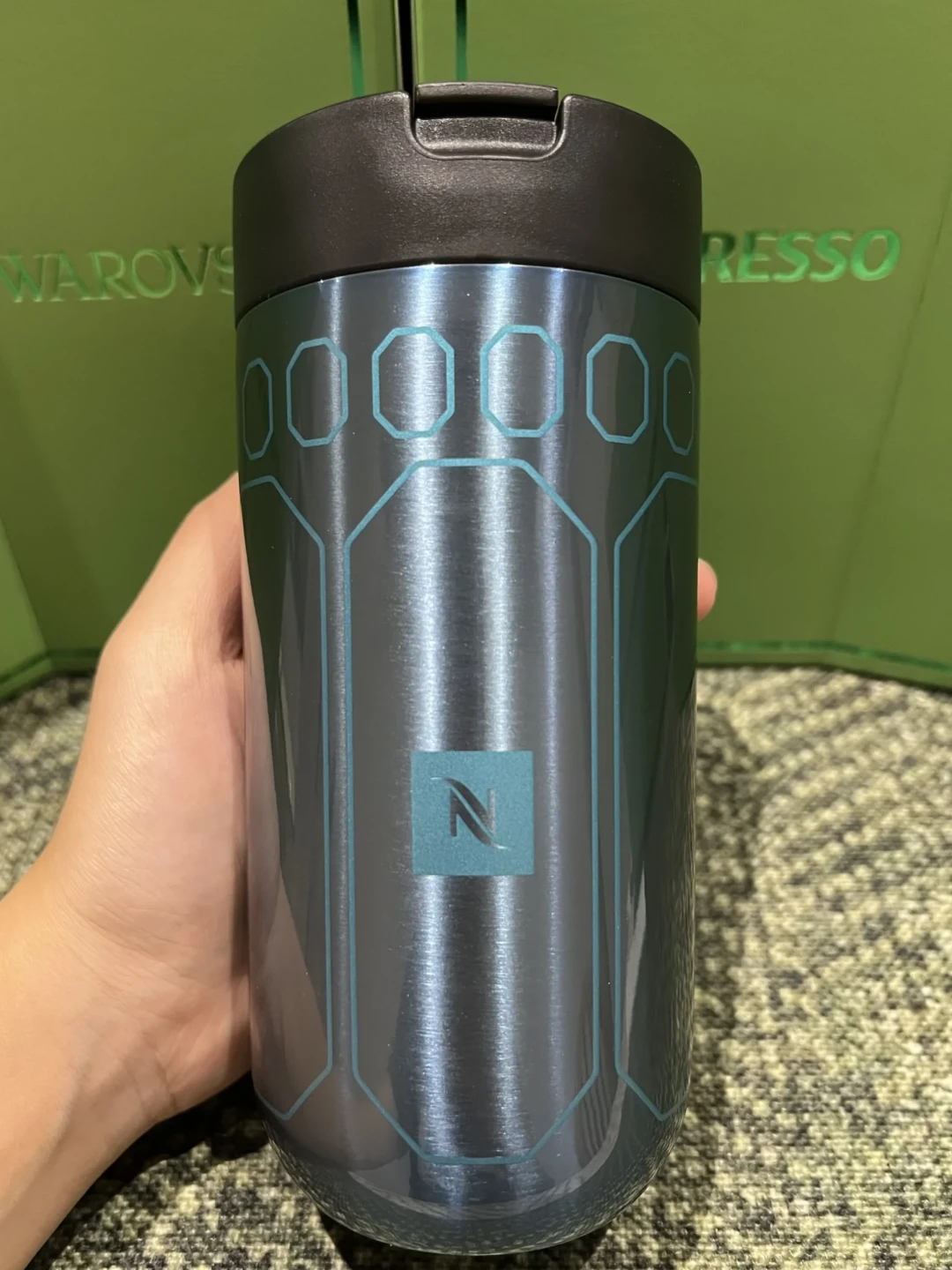 冲不冲Nespresso施华洛世奇限定?我把24格倒数日历拆开给你看