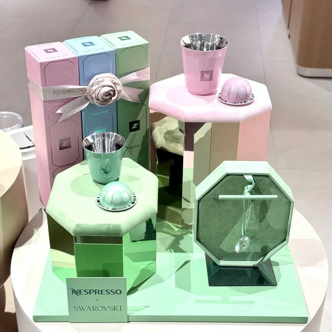 冲不冲Nespresso施华洛世奇限定?我把24格倒数日历拆开给你看