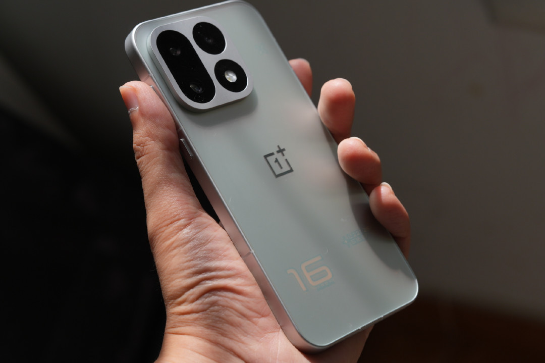 一加16的1TB卖断货,但证明不了你该买1TB