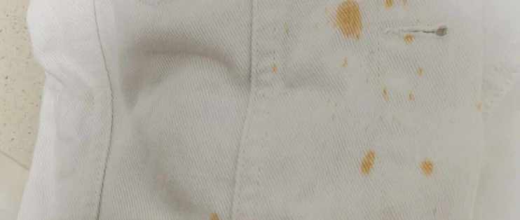 衣服溅到火锅油？干涂洗洁精