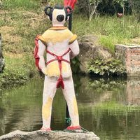 58岁大叔16年手搓忆西游公园 凭真诚证明粗糙的榴莲果是香的