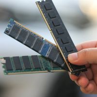 双11首波装机降价近乎为零:存储价格指数+46.7%、DDR5贵过旗舰U,可PC出货还跌了20%——「涨价函」和「年底崩盘」吵成一团,先分清三层价格再决定上不上车