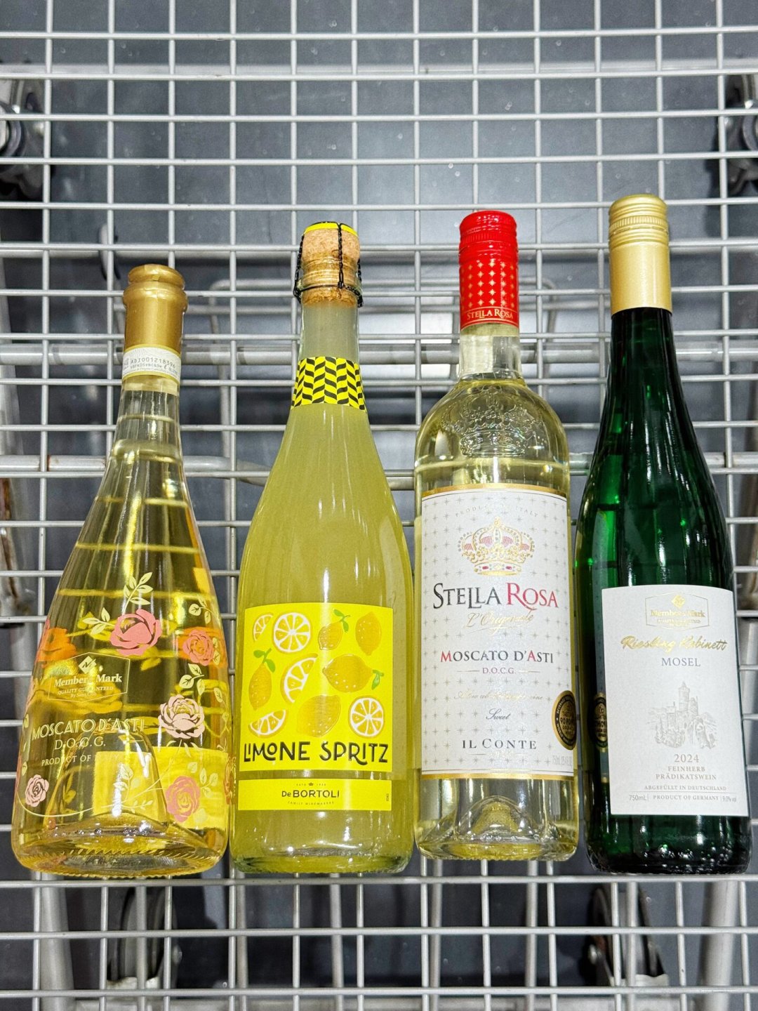 大闸蟹这桌,不喝黄酒也不用慌:白葡萄酒配蟹的道理,就藏在你面前的姜醋碟里
