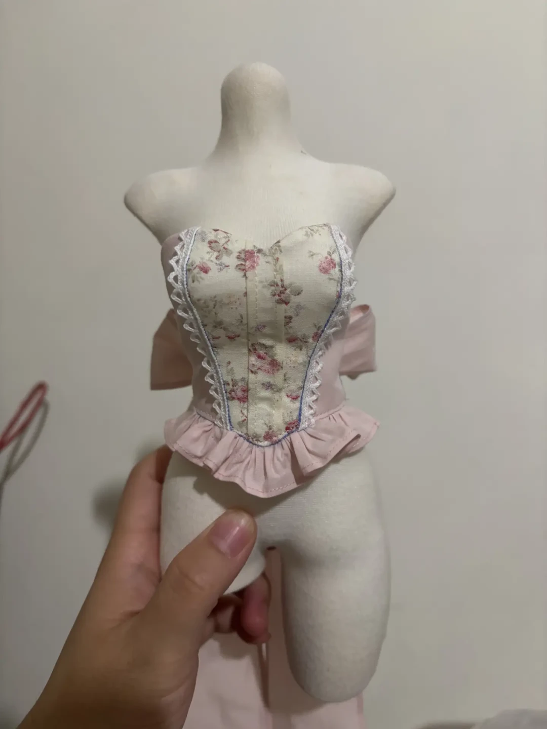 换用粘合衬后的娃衣束腰