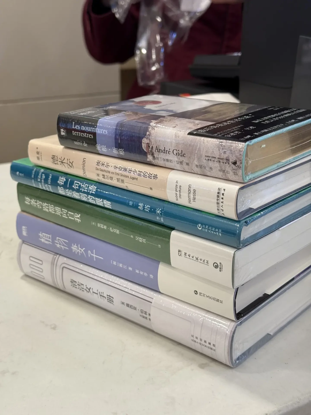 新书定价十年涨近七成:贵的是标价,电子书未必自动划算