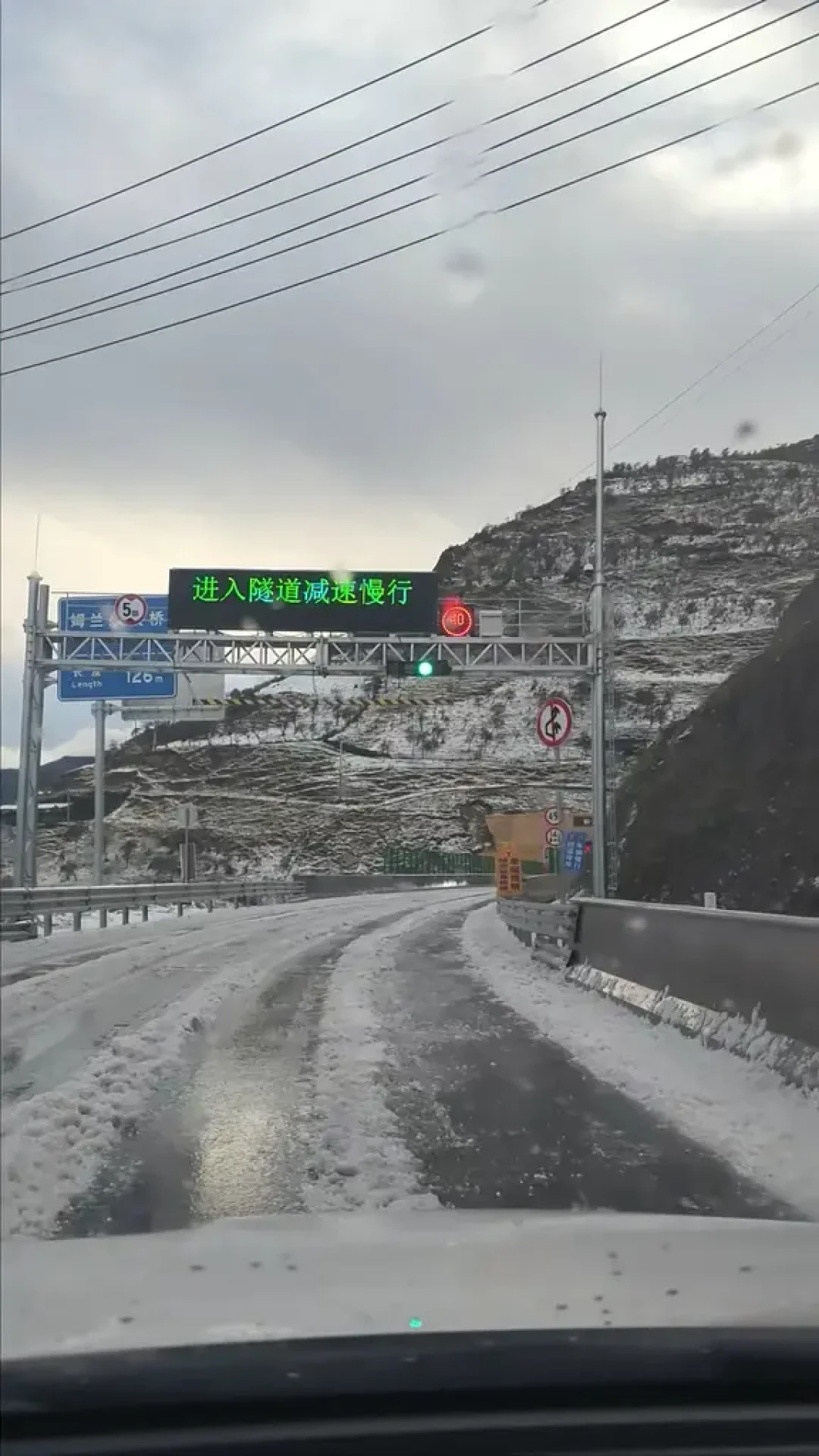 折多山已下过两轮雪,新都桥杨树刚黄透:川西追秋倒计时开始了