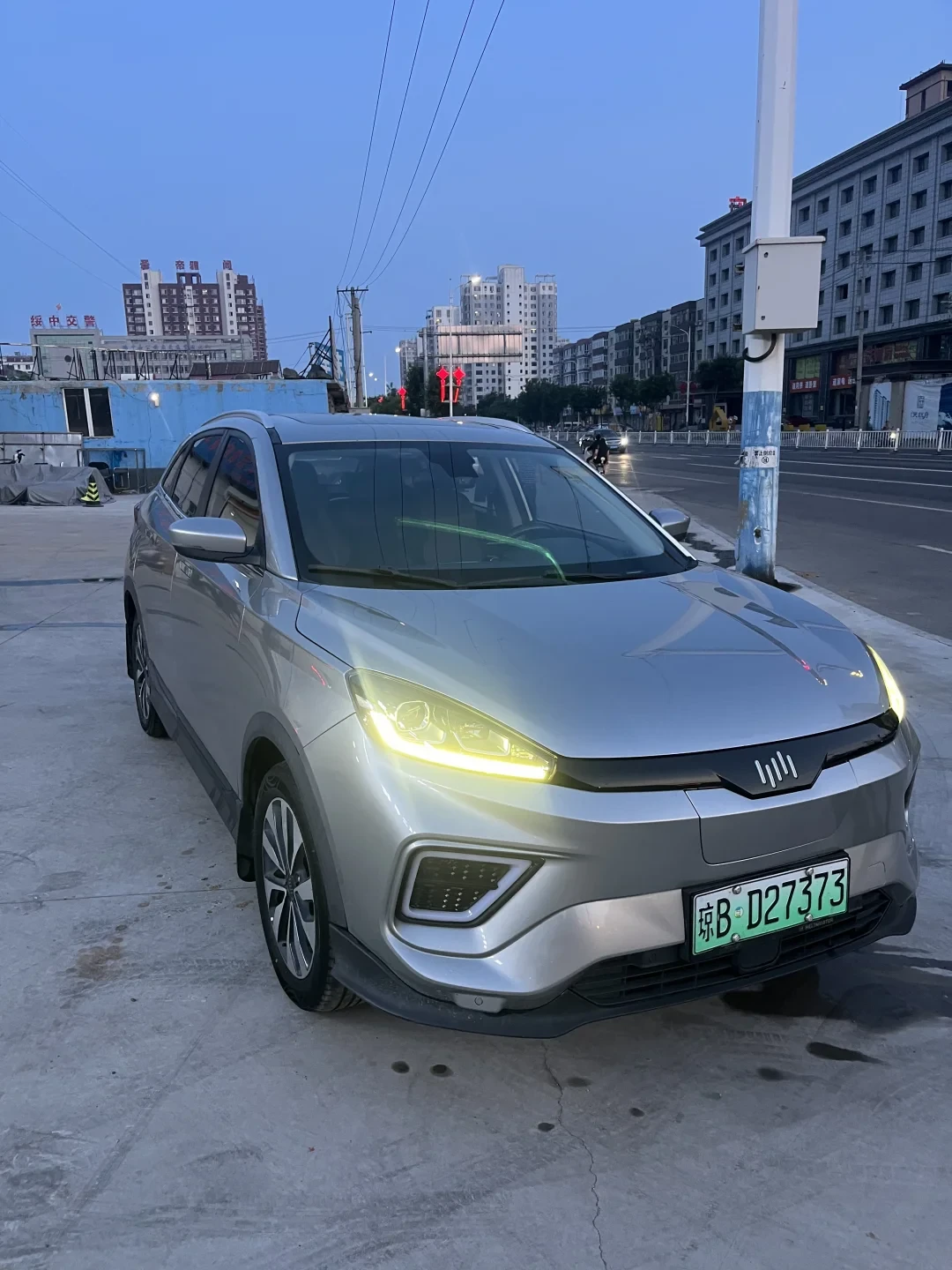 威马发了条讨薪帖，转头就删了：极越车主，这出重整预演你得看完