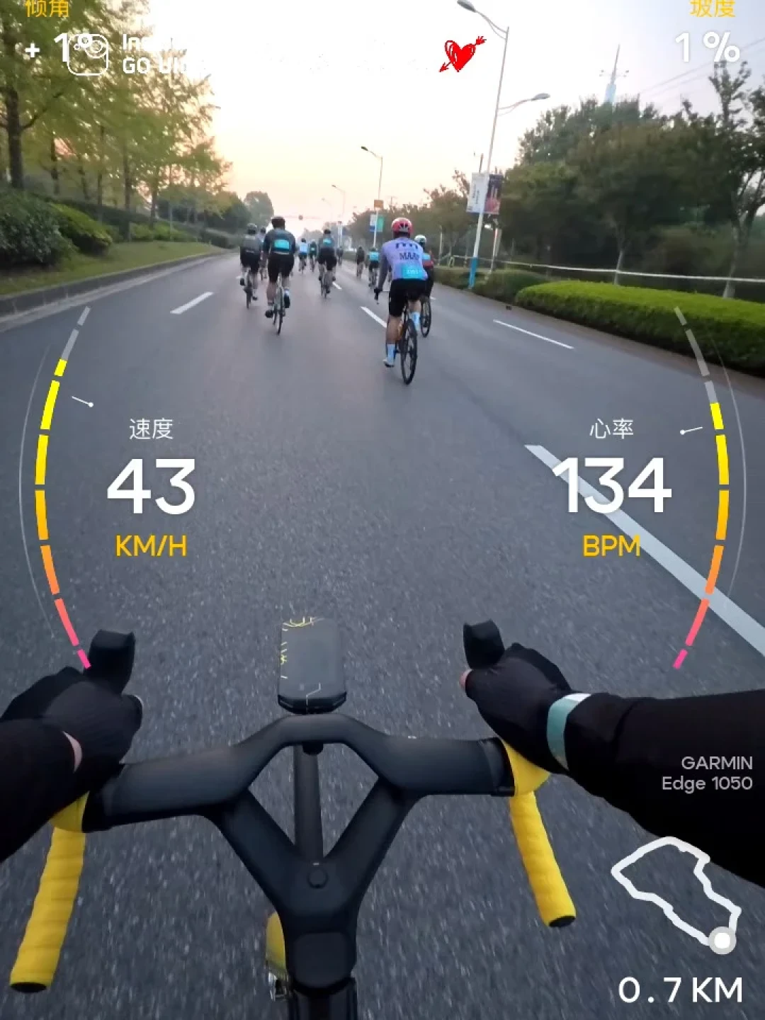 刚结束的崔克100崇明站:3000人报名骑上世巡赛赛道,关门配速、摔车风险和凌晨的闹钟,才是报名前该看的三样