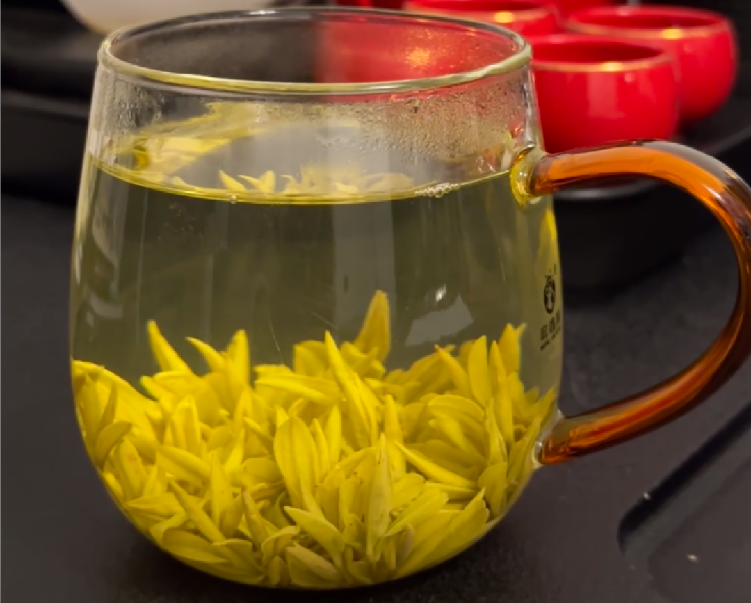 洗茶洗掉的是焦虑,不是农残:但有些茶还真得冲一遍水