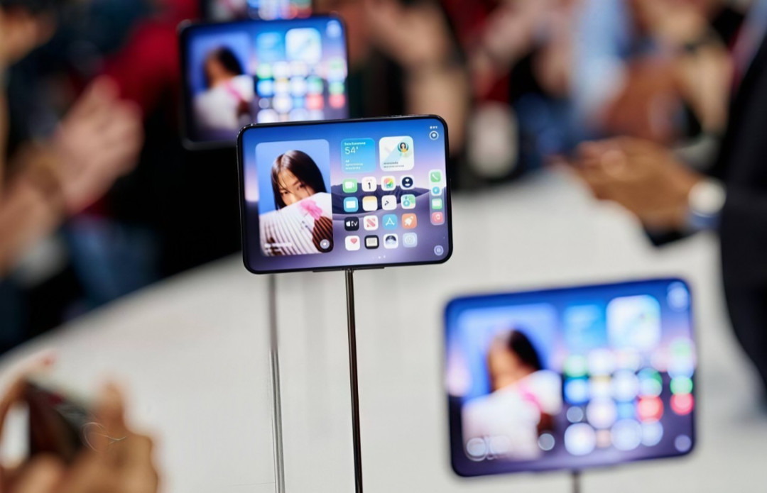 iPhone Duo开售秒罄,库克说“完全在中国制造”