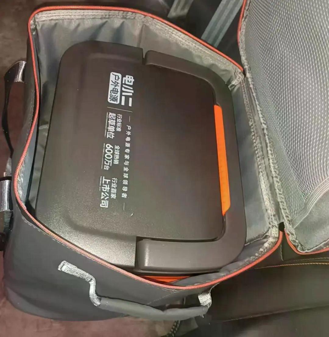 媳妇要在露营地放投影,我差点下单一台户外电源:翻出车里吃灰五年的放电枪后,这钱我先不花了