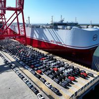 四部门召集30余家车企“抵制非理性竞争”:当下买车,是抄底还是高位接盘?