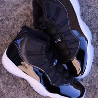 AJ11「大灌篮」高帮复刻官宣回归，AJ5「黑猫」定档2027 | AIR JORDAN 10.16日报