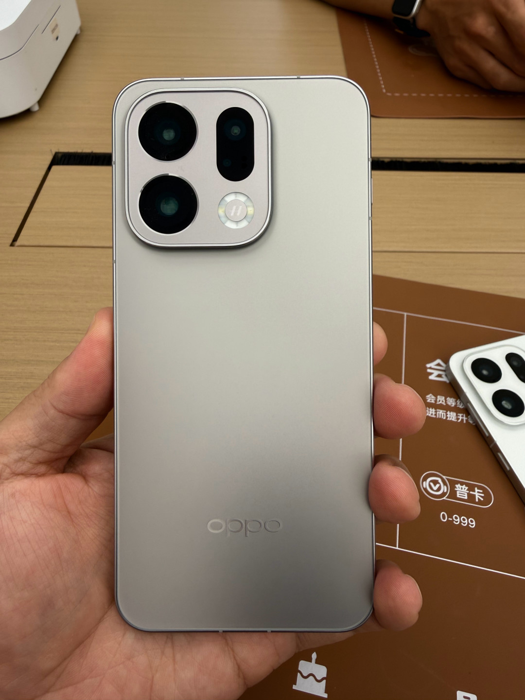 Find X10的「新芯片」就是天玑9500换了个名,这个双11我建议先抢跳水的前代Find X9