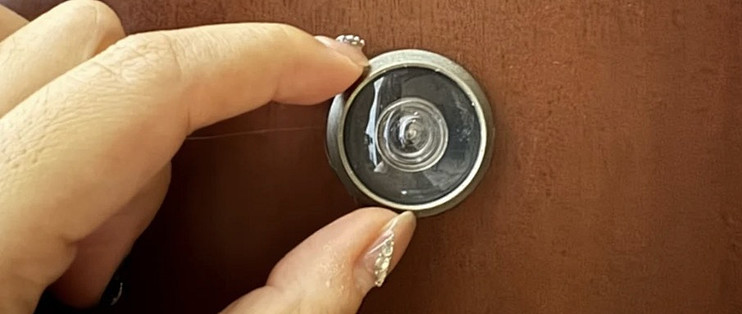 入户门为什么不建议装猫眼？入住后才发现，这几个隐患不能忽视！