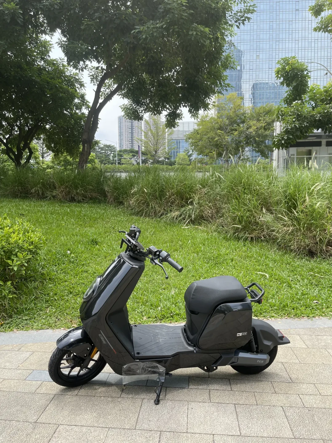极速75还是免驾照?小牛