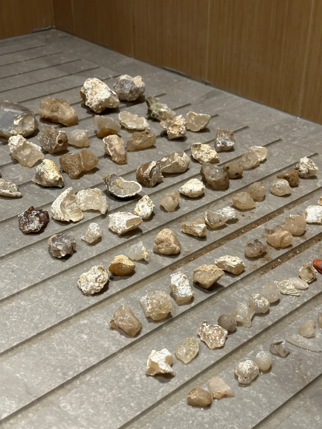 捡玛瑙点位挤爆报告:旧局子仍遍地、灰泉子人多过石、张北拉完了,国庆后实测我给6个网红点分了级