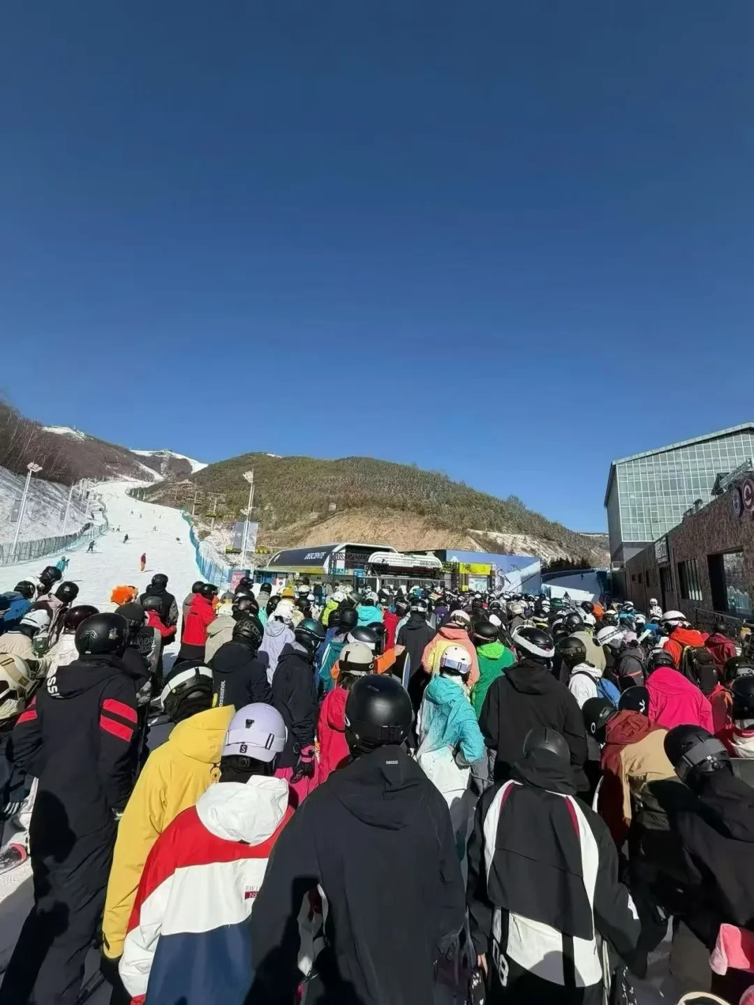 「可可托海官宣10月20日开板」撞上「双11 26/27新品八五折上架」：首套雪具的算账党，20号晚8点开闸前，先把买租、新老、价梯这三本账对完