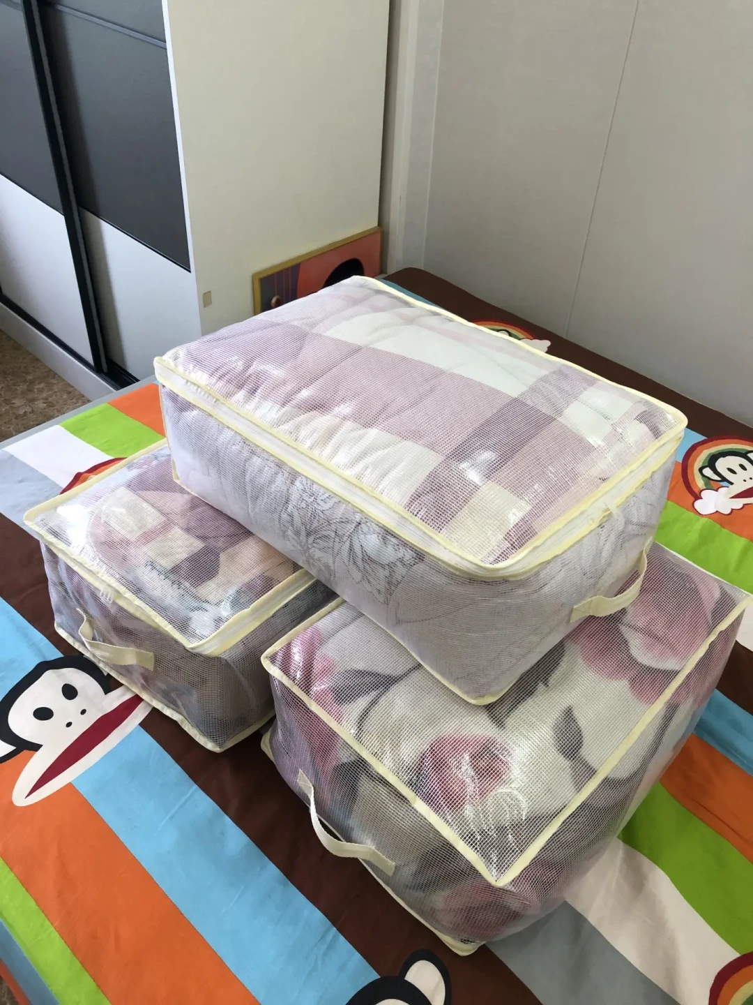 「羽绒服千万别塞真空袋」撞上「我家压了一年照样蓬」:双11蹲压缩袋的换季收纳党,20号晚8点开闸前,先把材质、压缩比、醒绒这三本账对完