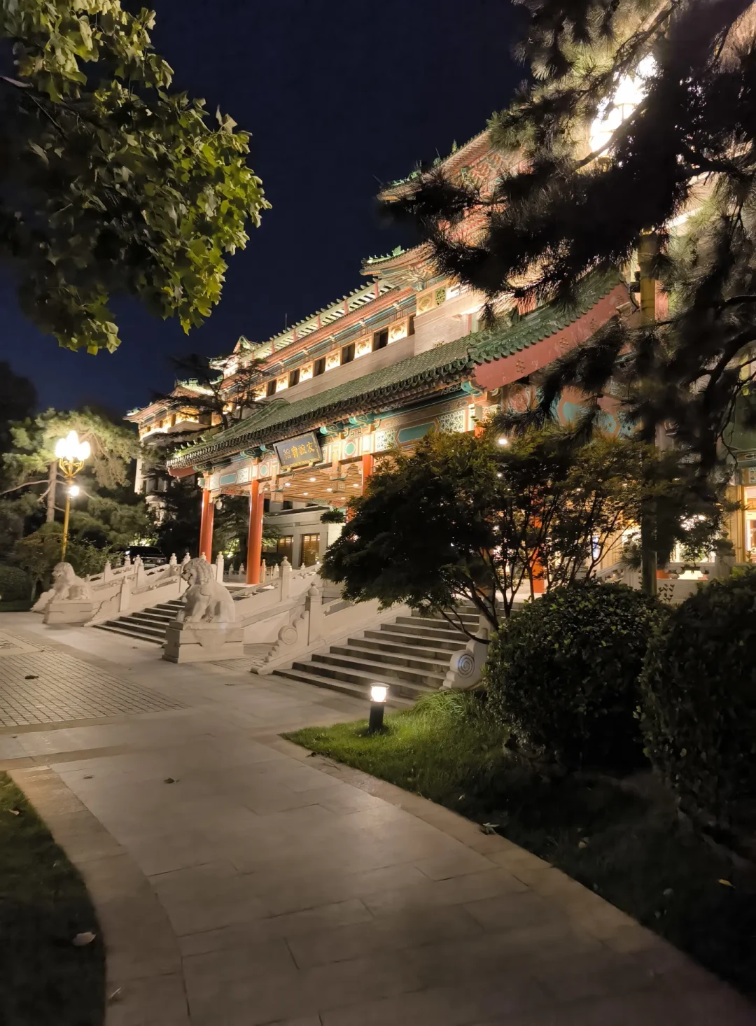 错峰窗口只剩半个月:酒店均价降两成是真的,你订不到便宜也是真的